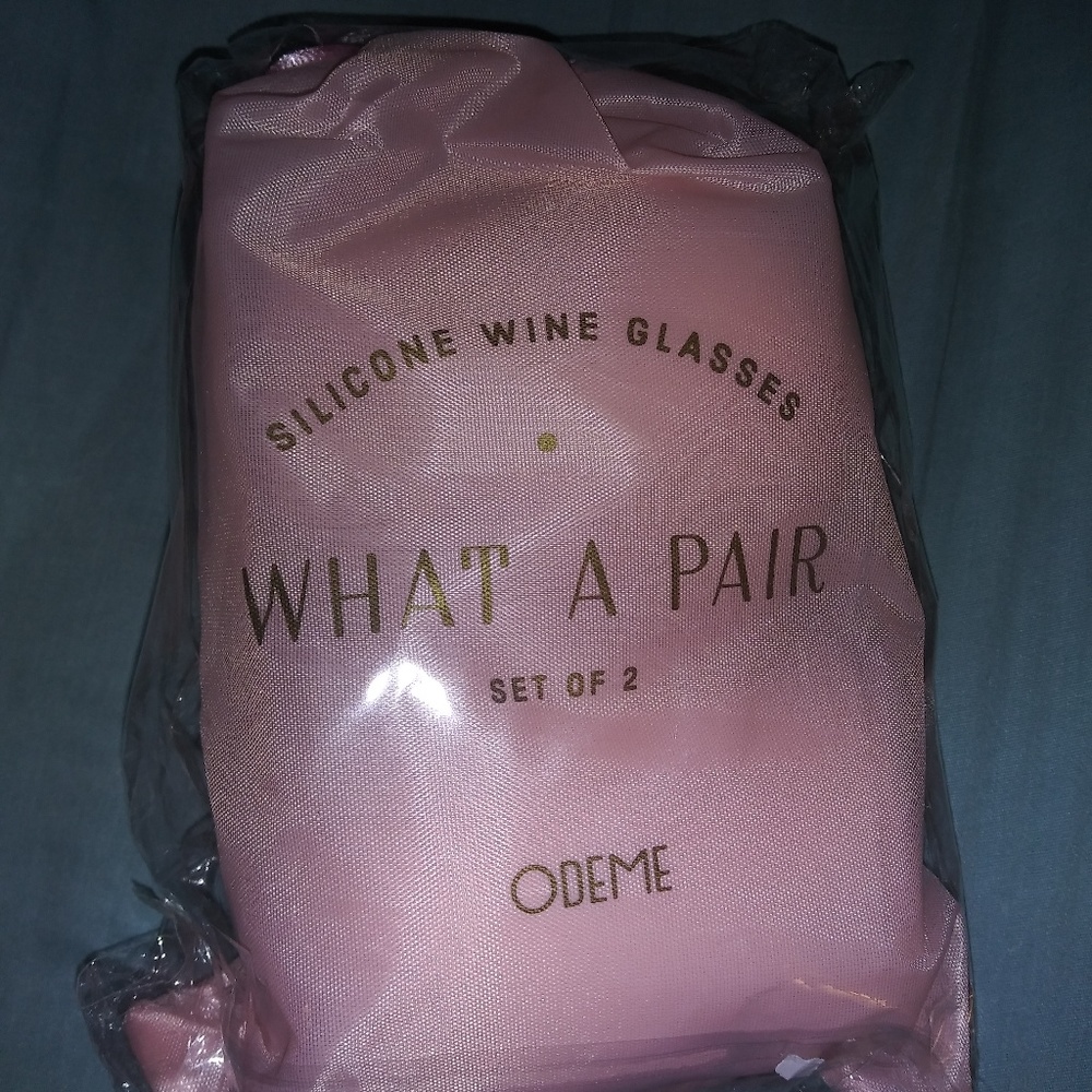 Odeme what a pair silicone wine glasses
